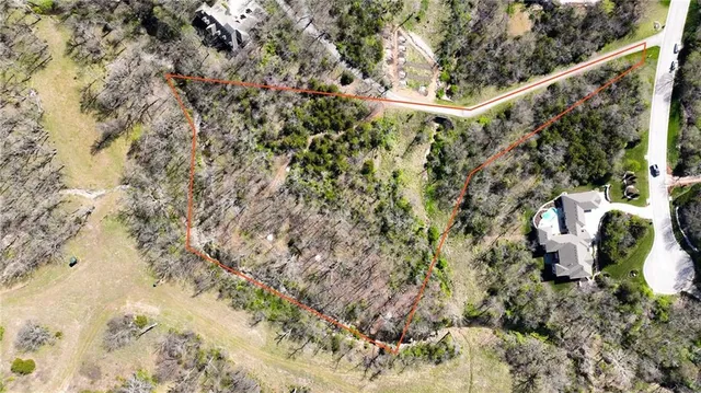 $695,000 | 18233 Aberdeen Street, Stilwell, KS 66085