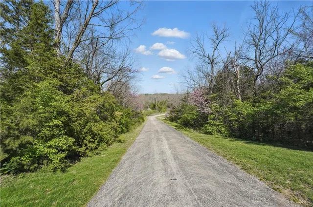 $695,000 | 18233 Aberdeen Street, Stilwell, KS 66085