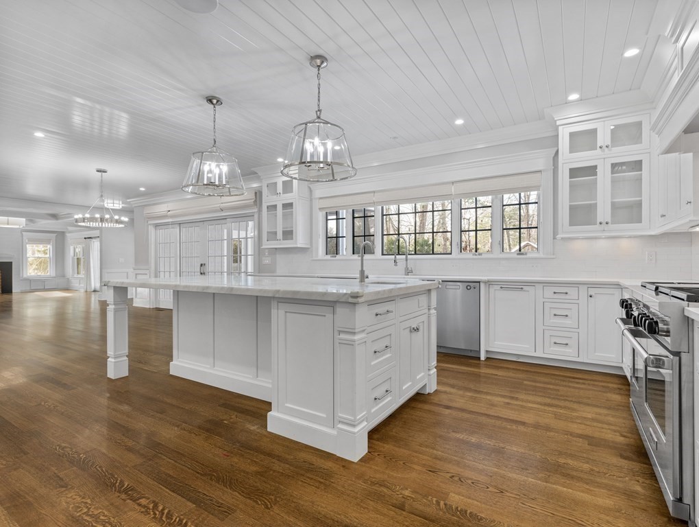 38 Livingston Road Wellesley, MA 02482 - Photo 12 of 37