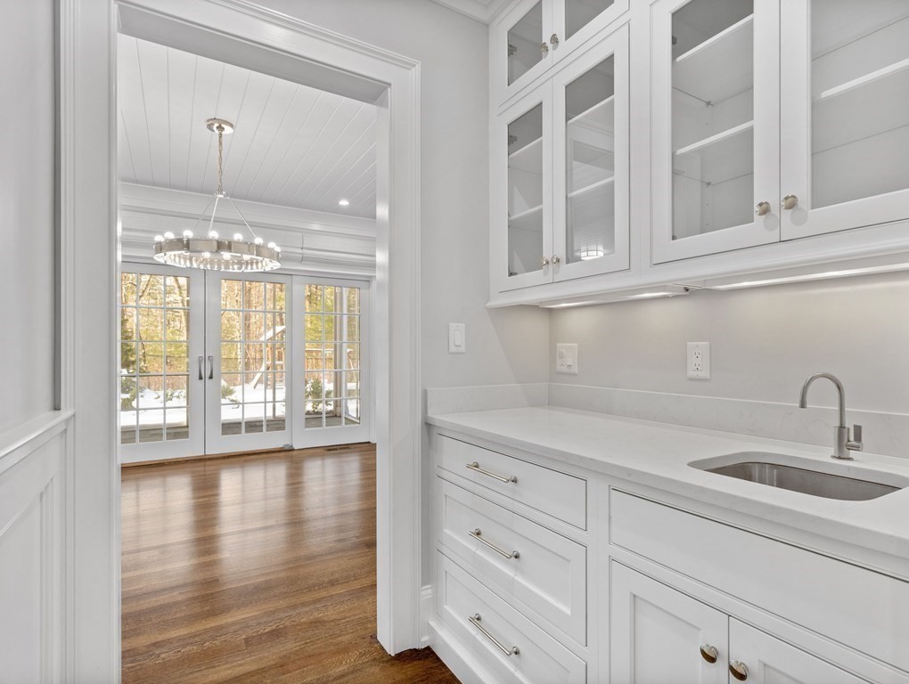 38 Livingston Road Wellesley, MA 02482 - Photo 14 of 37