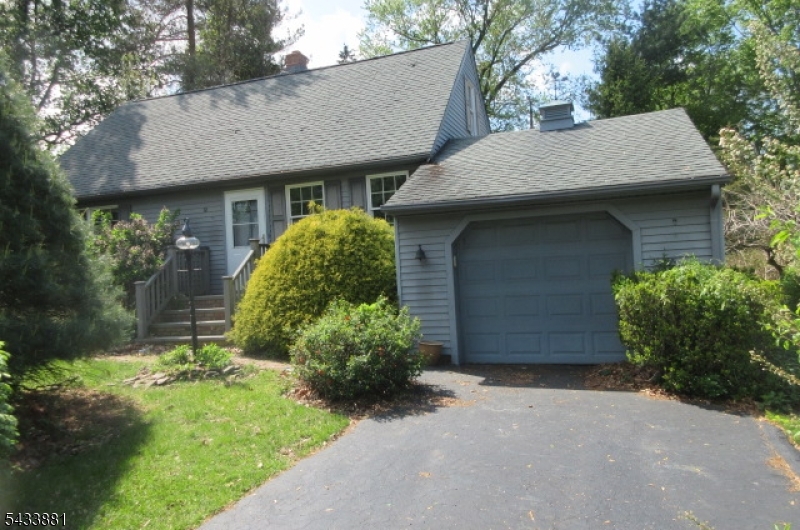 12 Jericho Road Butler, NJ 07405 - Photo 2 of 17