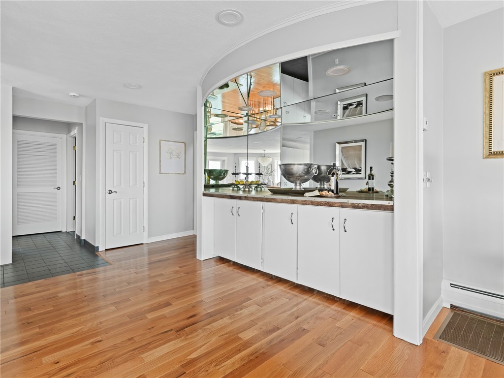 25 Ives Road Warwick, RI 02818 - Photo 8 of 34