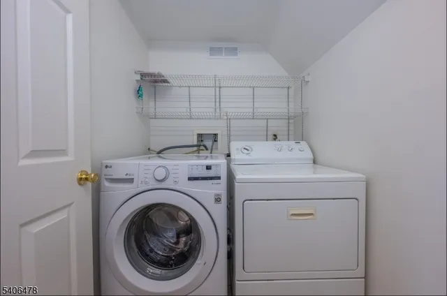 $389,999 | 2 Snowmass Court, Unit 2, Vernon, NJ 07462