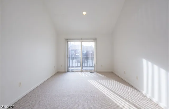 $389,999 | 2 Snowmass Court, Unit 2, Vernon, NJ 07462