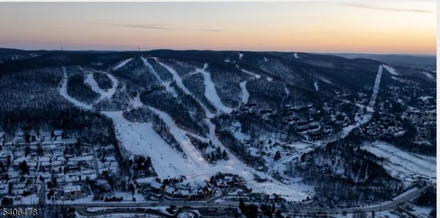 $389,999 | 2 Snowmass Court, Unit 2, Vernon, NJ 07462