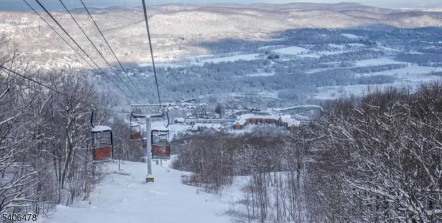 $389,999 | 2 Snowmass Court, Unit 2, Vernon, NJ 07462