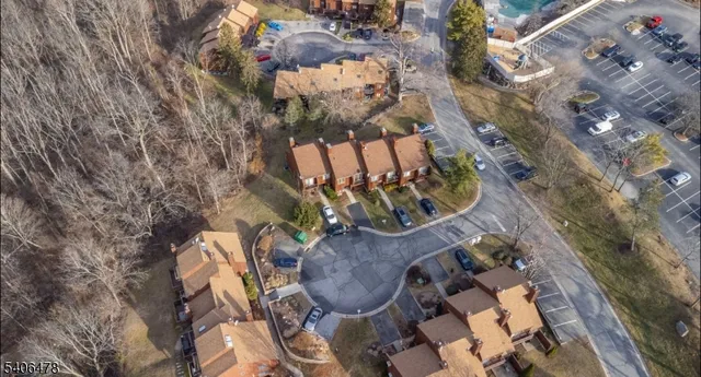 $389,999 | 2 Snowmass Court, Unit 2, Vernon, NJ 07462