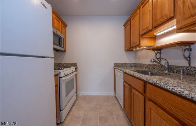 $389,999 | 2 Snowmass Court, Unit 2, Vernon, NJ 07462