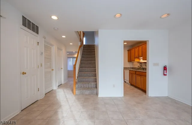 $389,999 | 2 Snowmass Court, Unit 2, Vernon, NJ 07462