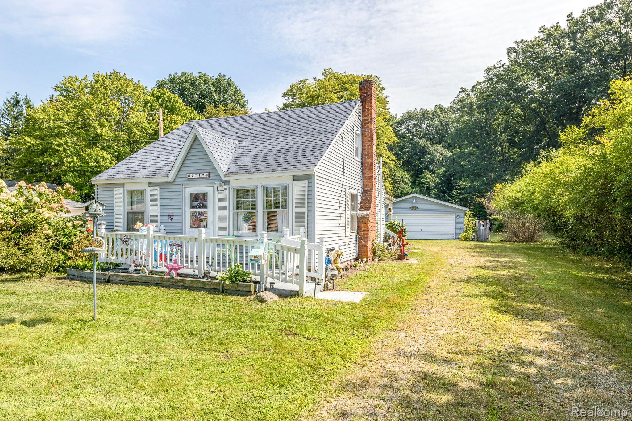 2712 Michigan Road Port Huron, MI 48060 - Photo 3 of 26 Gallery Image 3