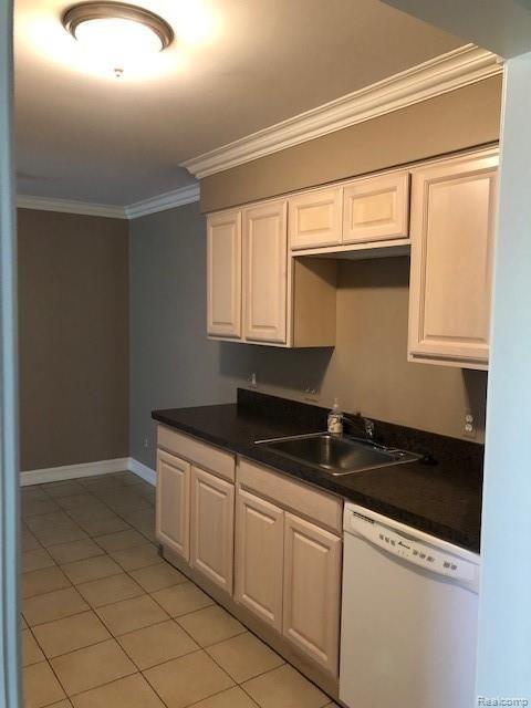 519 East University Drive, Unit 1407 Rochester, MI 48307 - Photo 10 of 19