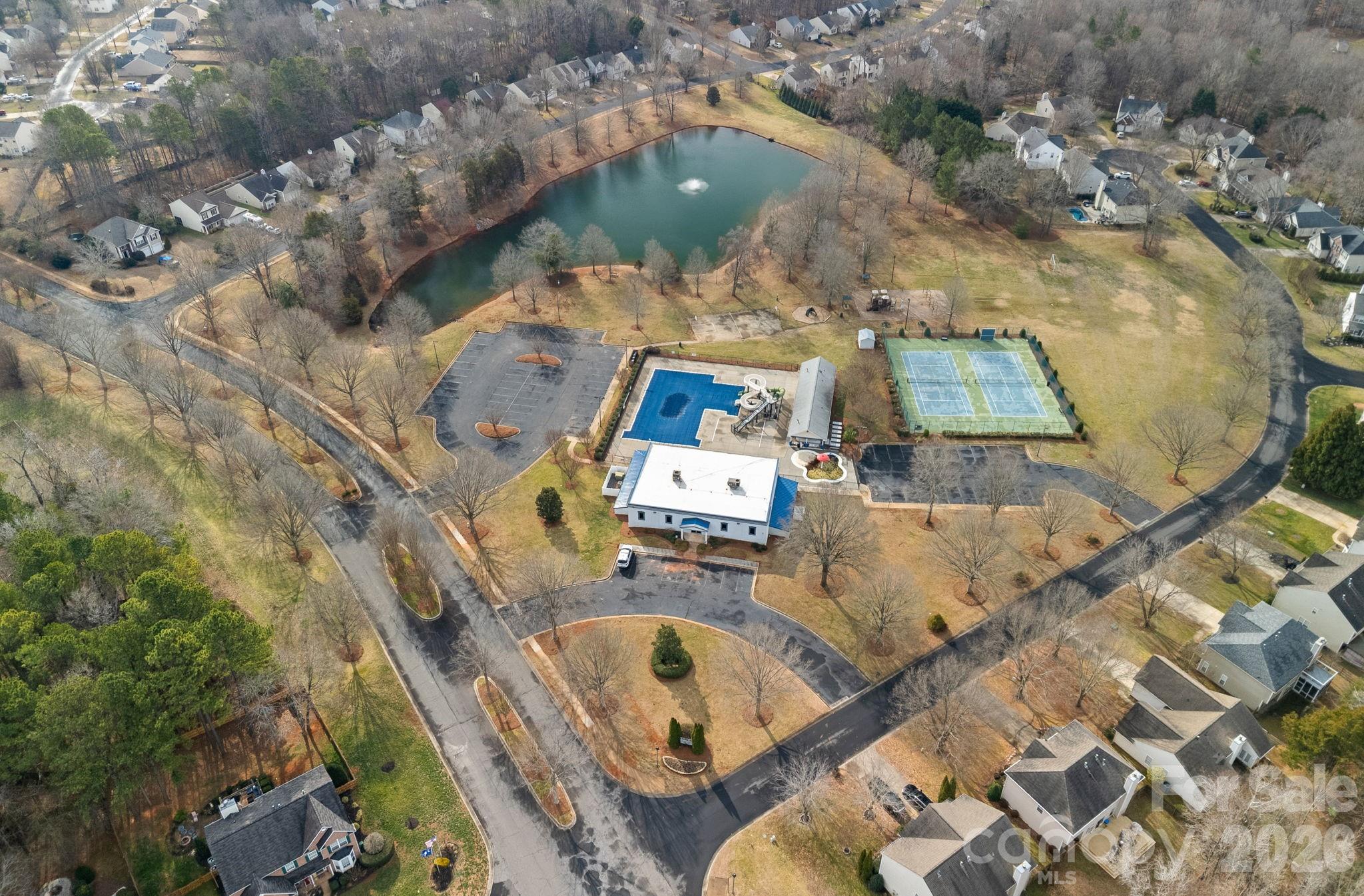 2017 East Foxwood Court Fort Mill, SC 29707 - Photo 32 of 33 an aerial view of houses with outdoor space