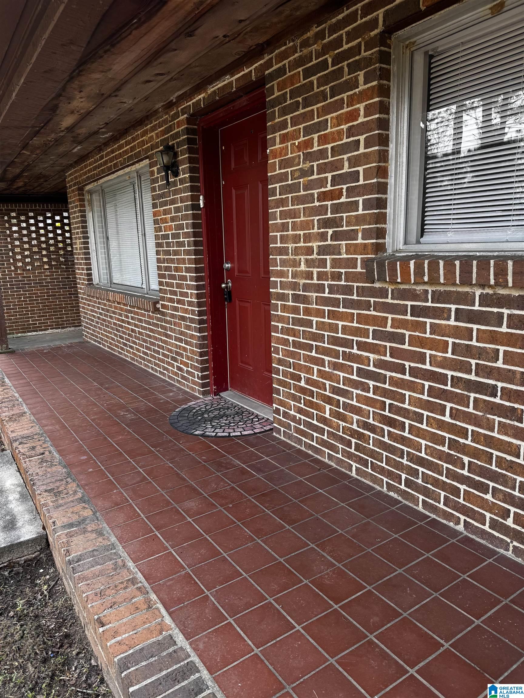 415 Thomas Street Warrior, AL 35180 - Photo 3 of 22