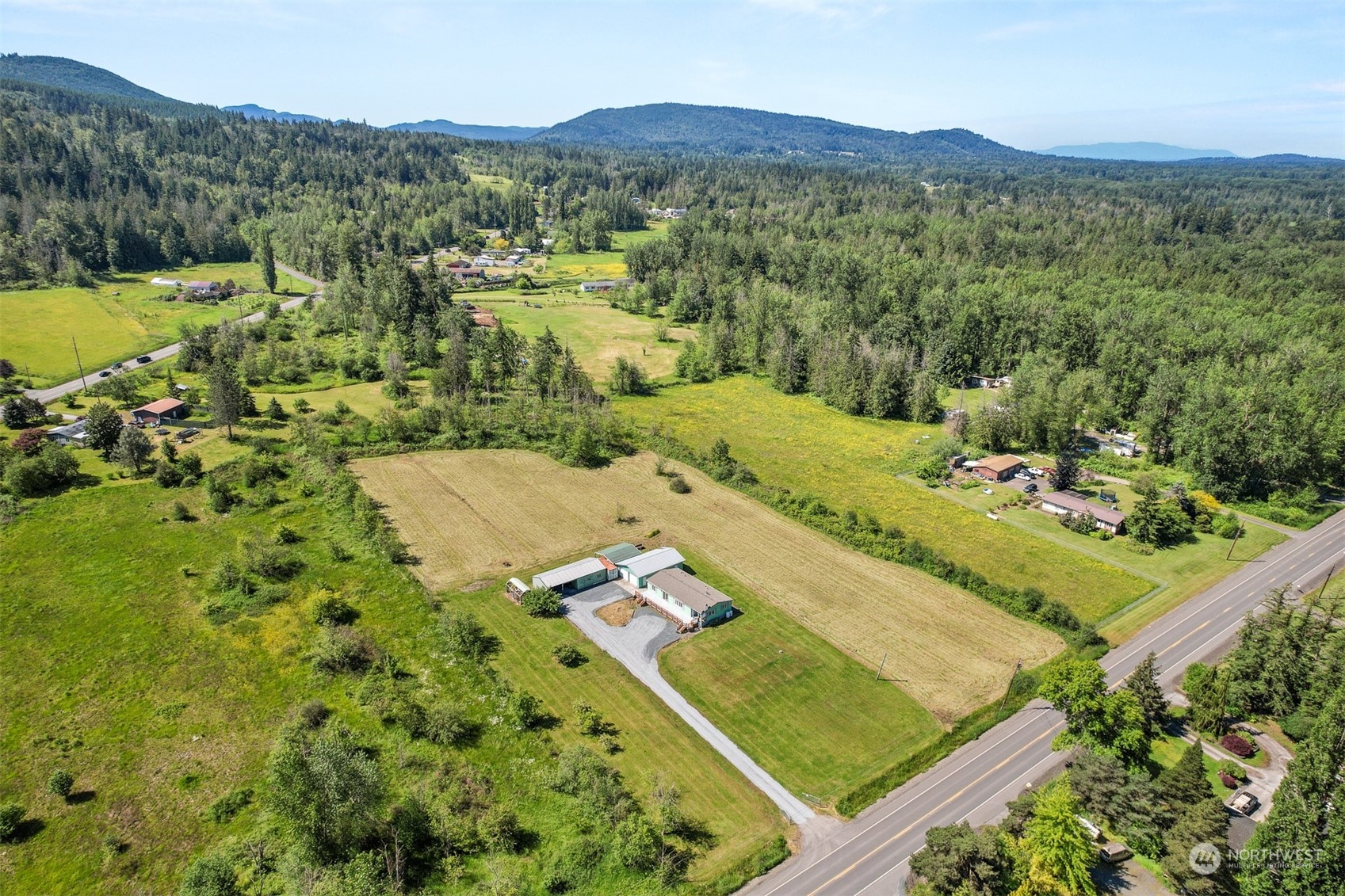 3323 East Smith Road Bellingham, WA 98226 - Photo 33 of 34 a view of a city