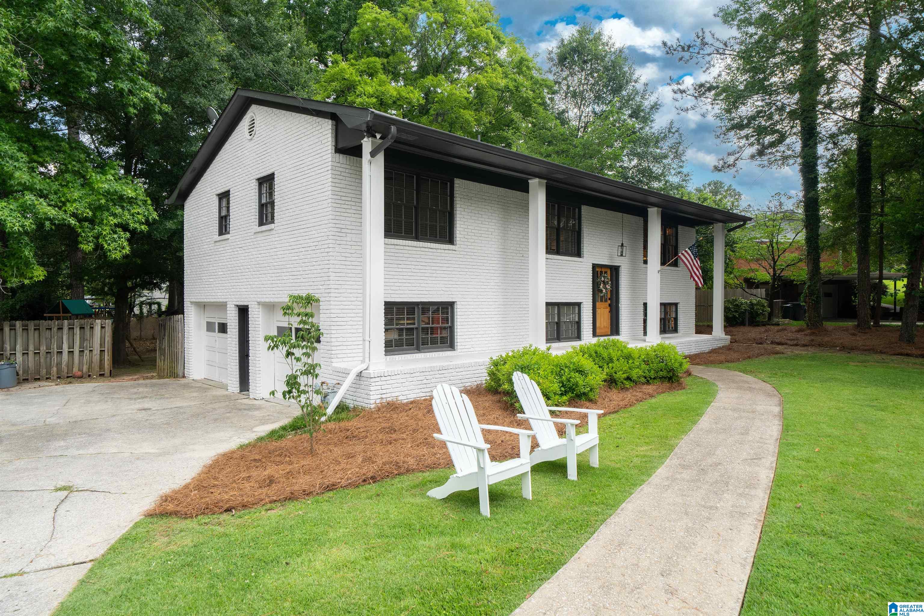 3105 Tyrol Road Vestavia Hills, AL 35216 - Photo 3 of 31