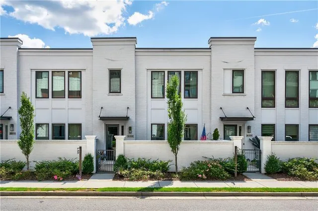 $859,900 | 6425 Halcyon Way, Alpharetta, GA 30005