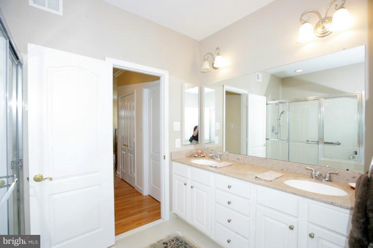 2677 Brook Valley Road Frederick, MD 21701 - Photo 11 of 30 Bath (Master) - Main Level