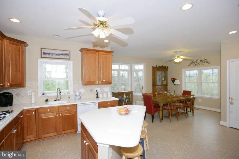 2677 Brook Valley Road Frederick, MD 21701 - Photo 29 of 30 Kitchen - Main Level