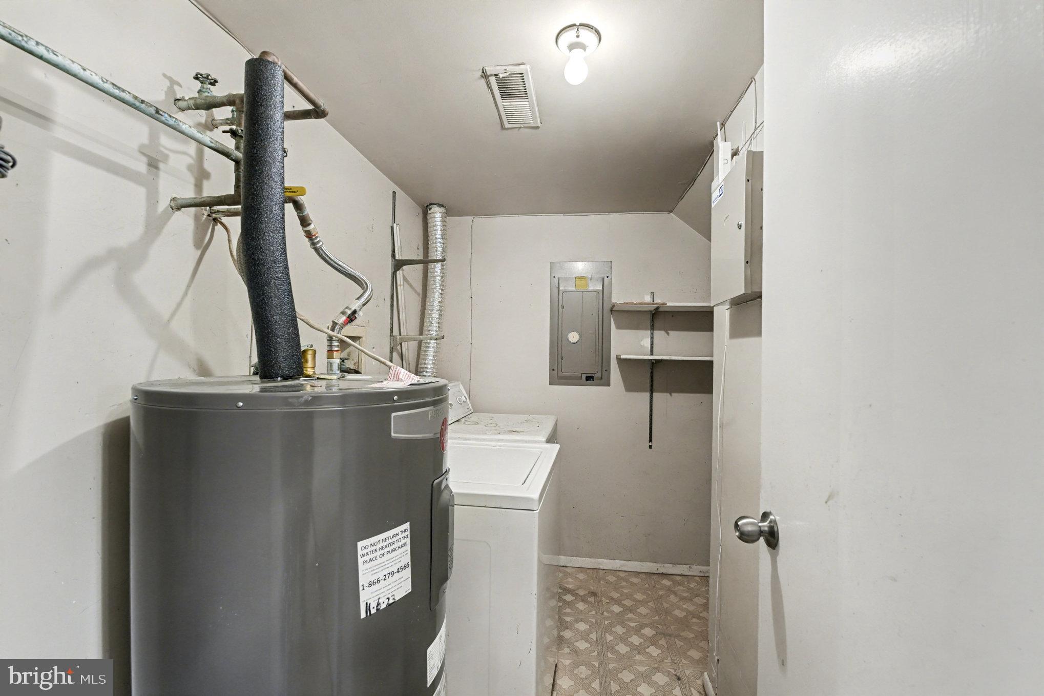 308 Laburnum Road Edgewood, MD 21040 - Photo 23 of 28 a view of entryway