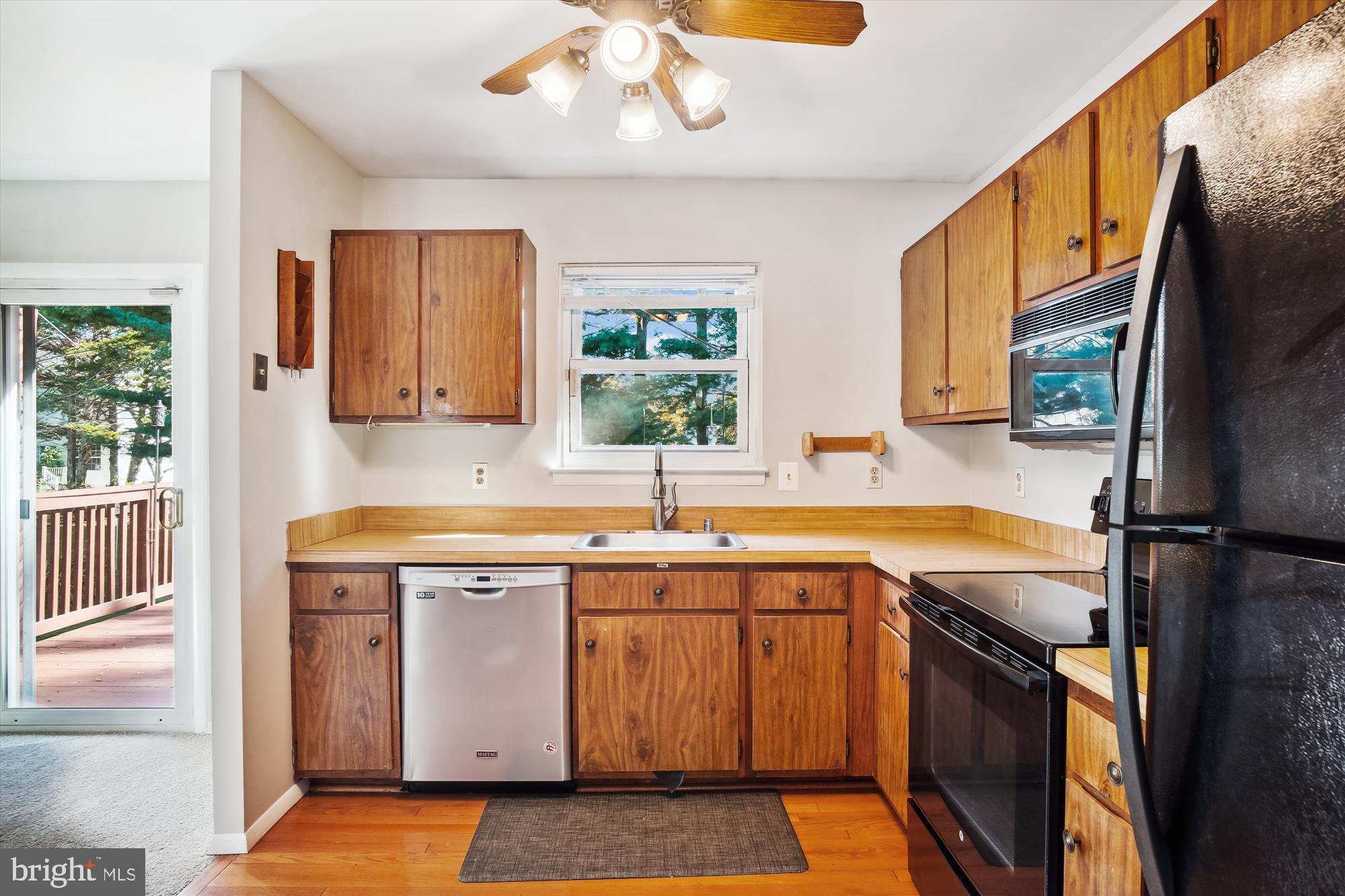 24209 Bush Hill Road Gaithersburg, MD 20882 - Photo 14 of 59