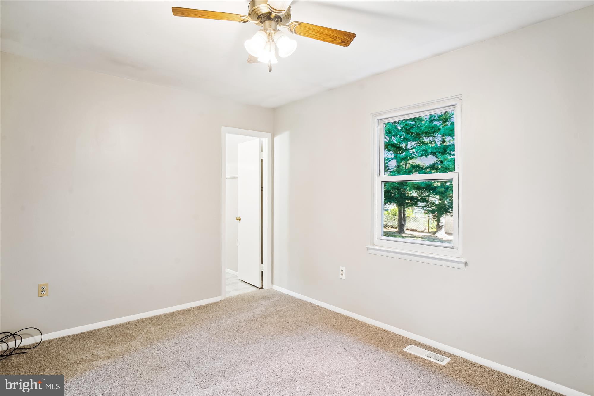 24209 Bush Hill Road Gaithersburg, MD 20882 - Photo 28 of 59