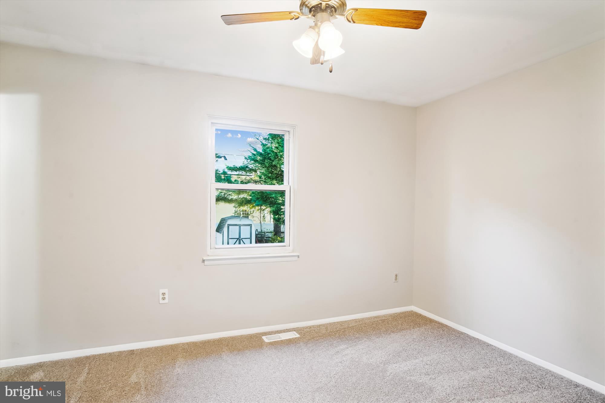 24209 Bush Hill Road Gaithersburg, MD 20882 - Photo 29 of 59