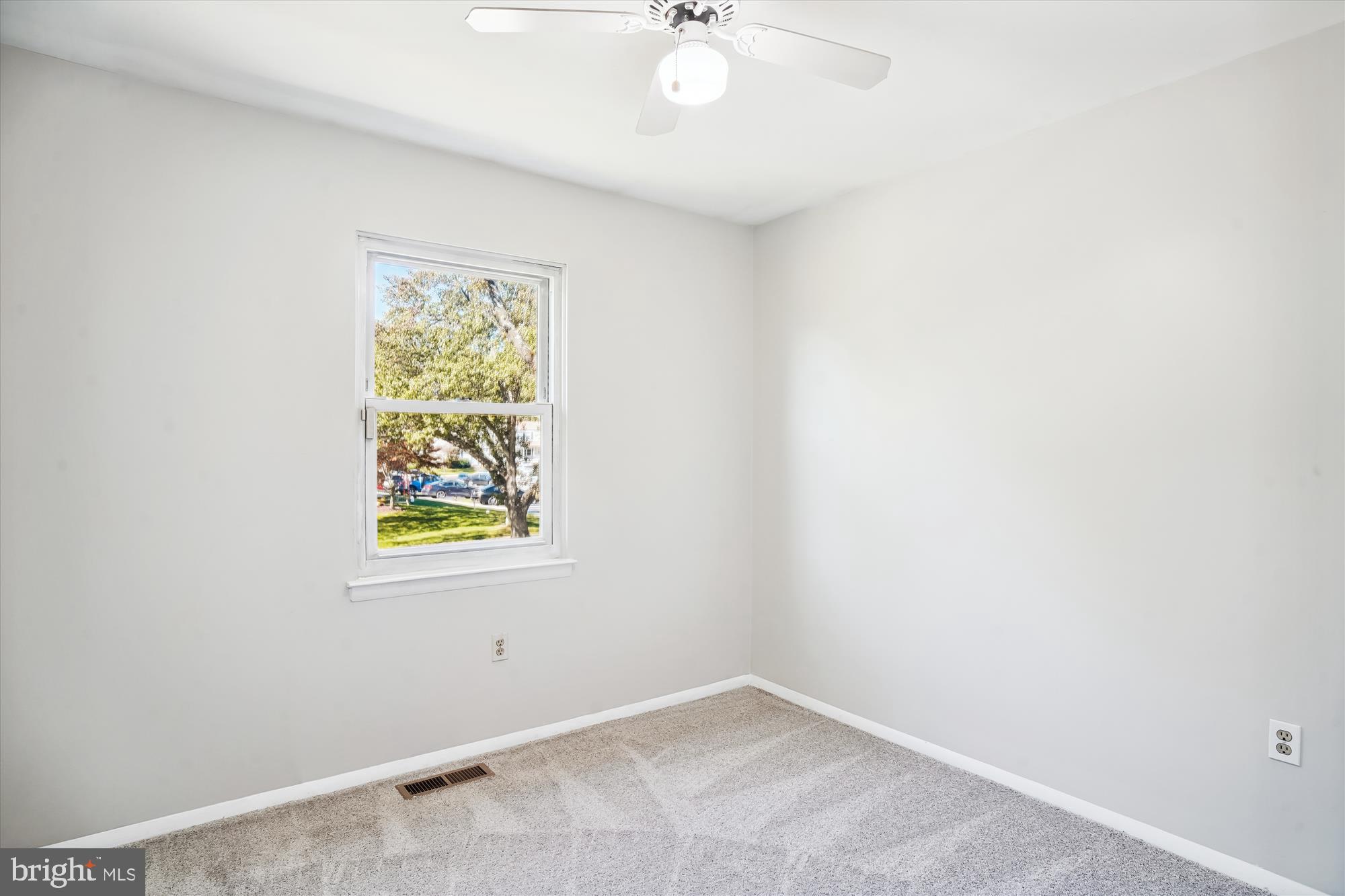 24209 Bush Hill Road Gaithersburg, MD 20882 - Photo 32 of 59