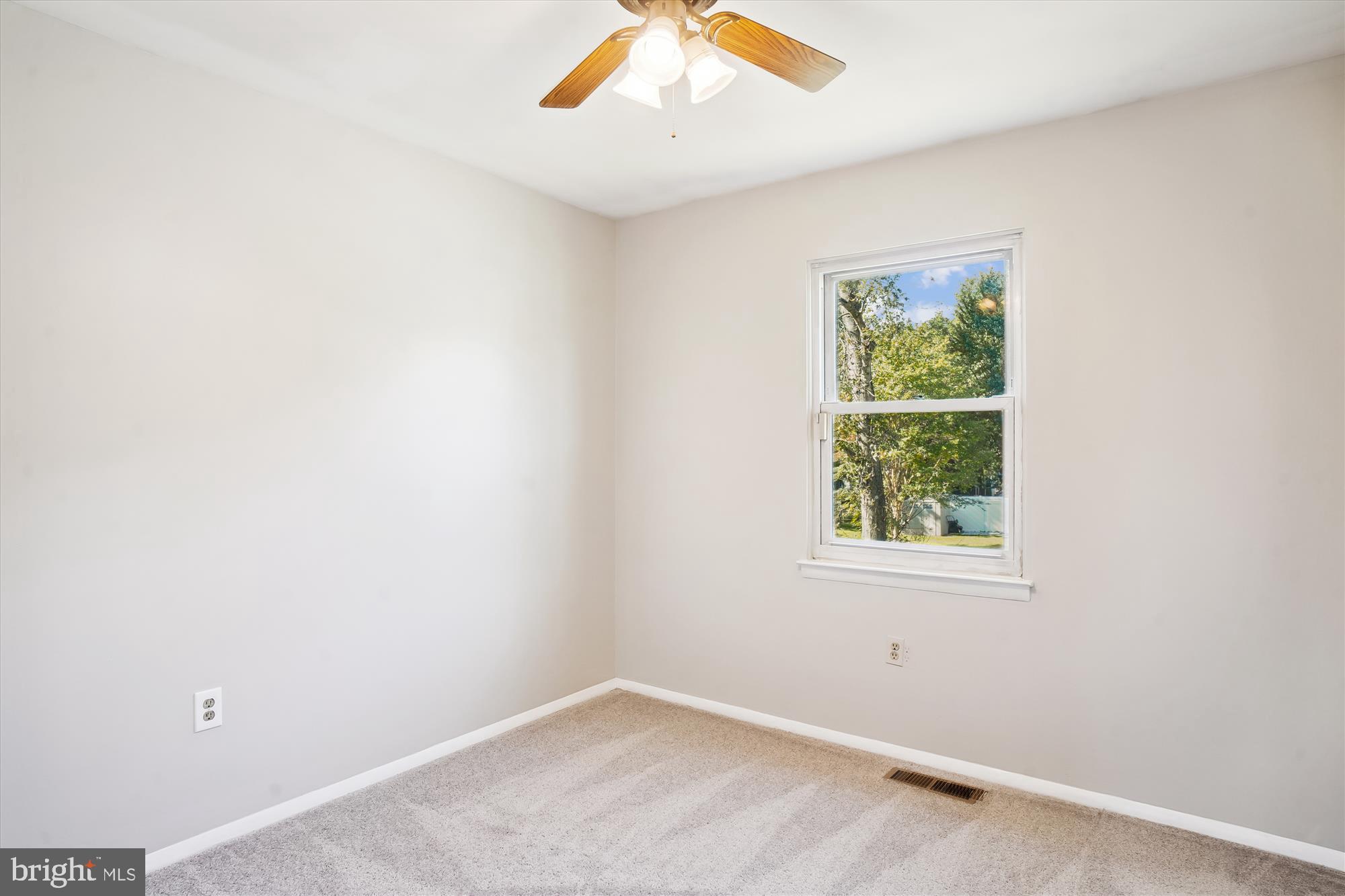 24209 Bush Hill Road Gaithersburg, MD 20882 - Photo 36 of 59