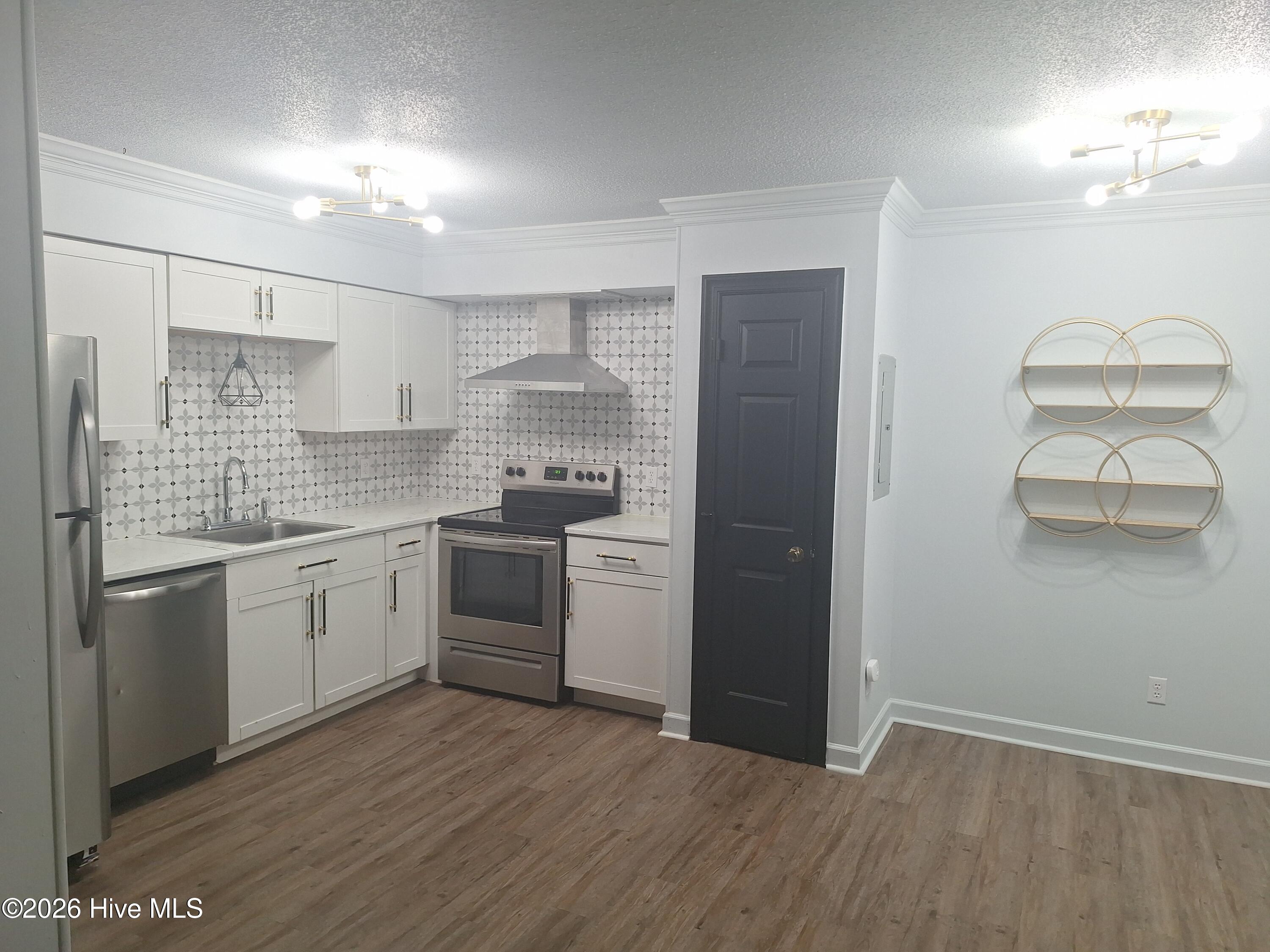 3512 Ivy Commons Drive, Unit 302 Raleigh, NC 27606 - Photo 5 of 12 Stainless steel appliances
