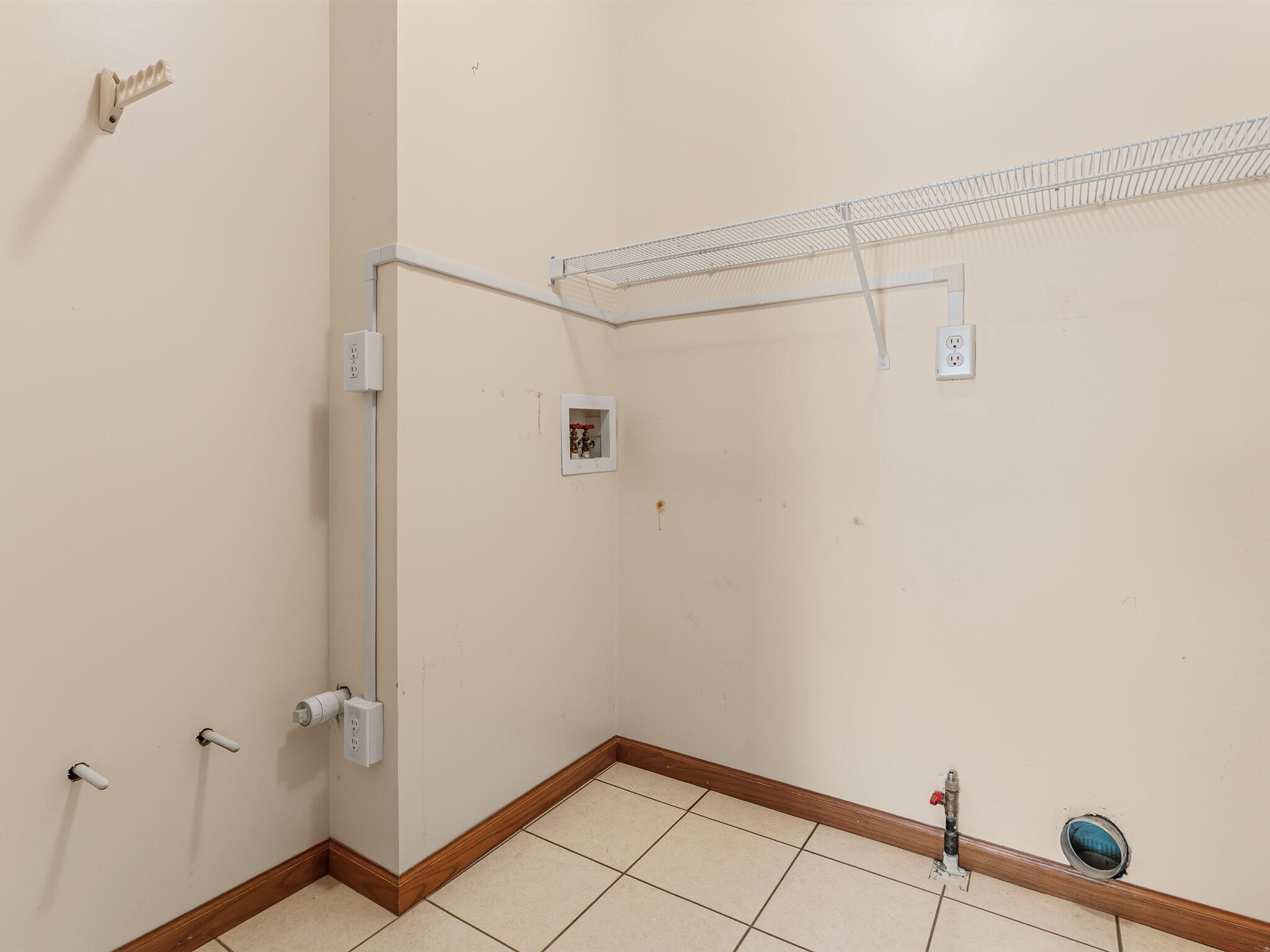 141 Indian Ridge, Unit 4 Michigan City, IN 46360 - Photo 12 of 14 2048x1536