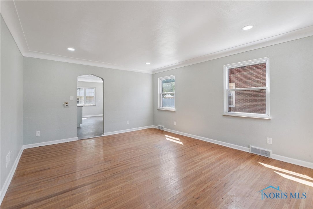 421 Eagle Point Road Rossford, OH 43460 - Photo 3 of 30 Gallery Image 3