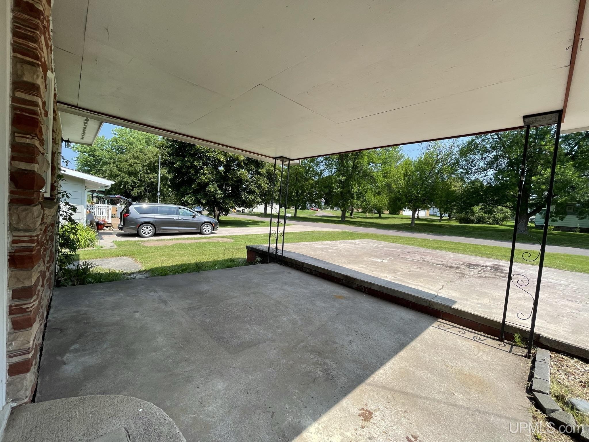 102 West Fall Street L'Anse, MI 49946 - Photo 31 of 43