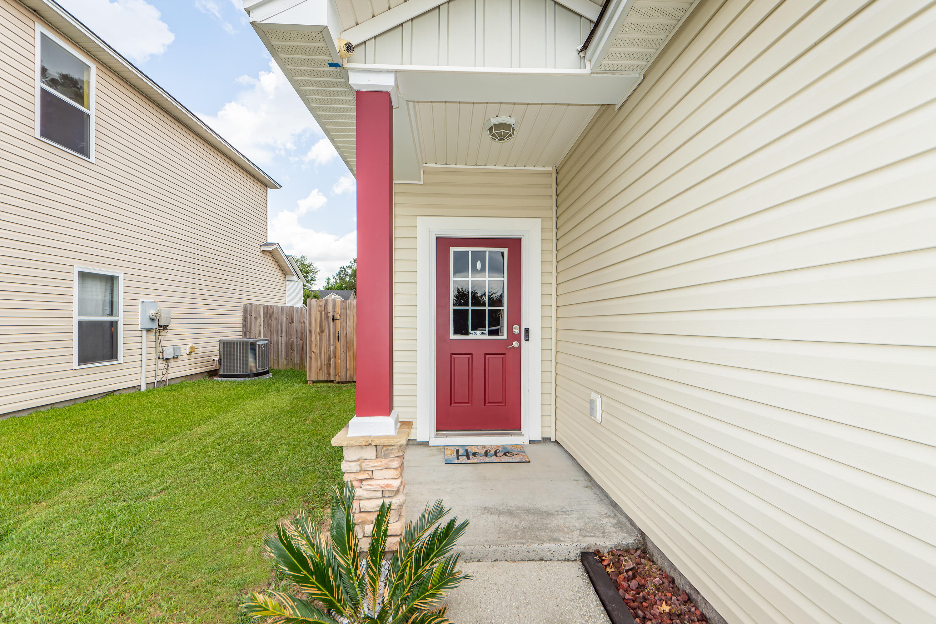 208 Summer View Road Summerville, SC 29486 - Photo 2 of 32 02