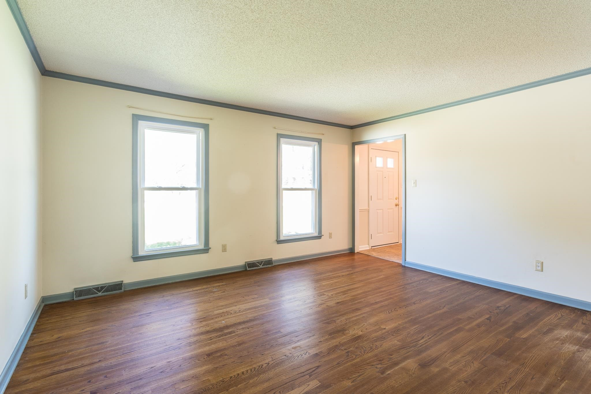 2016 Eagleton Circle Raleigh, NC 27609 - Photo 7 of 34 Photo 7