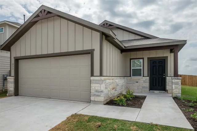 $1,900 | 237 Yellowbark Street, Buda, TX 78610