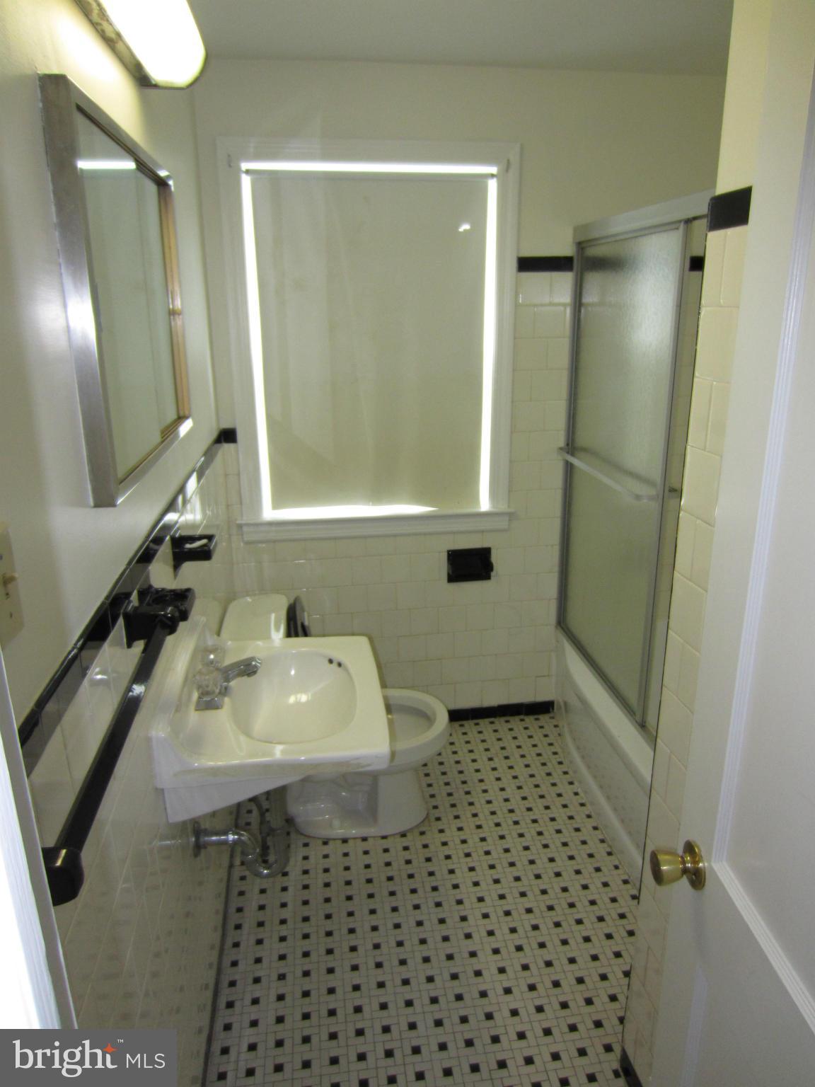 5101 Pall Mall Road Baltimore, MD 21215 - Photo 19 of 30 Bath