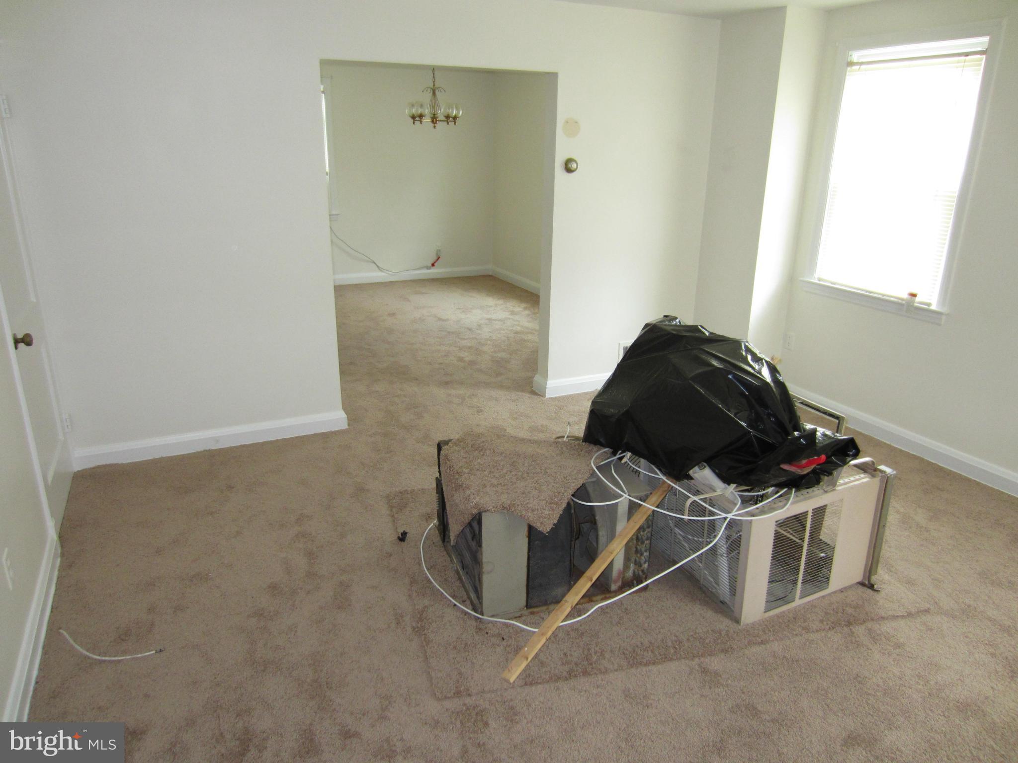 5101 Pall Mall Road Baltimore, MD 21215 - Photo 27 of 30 Living Room