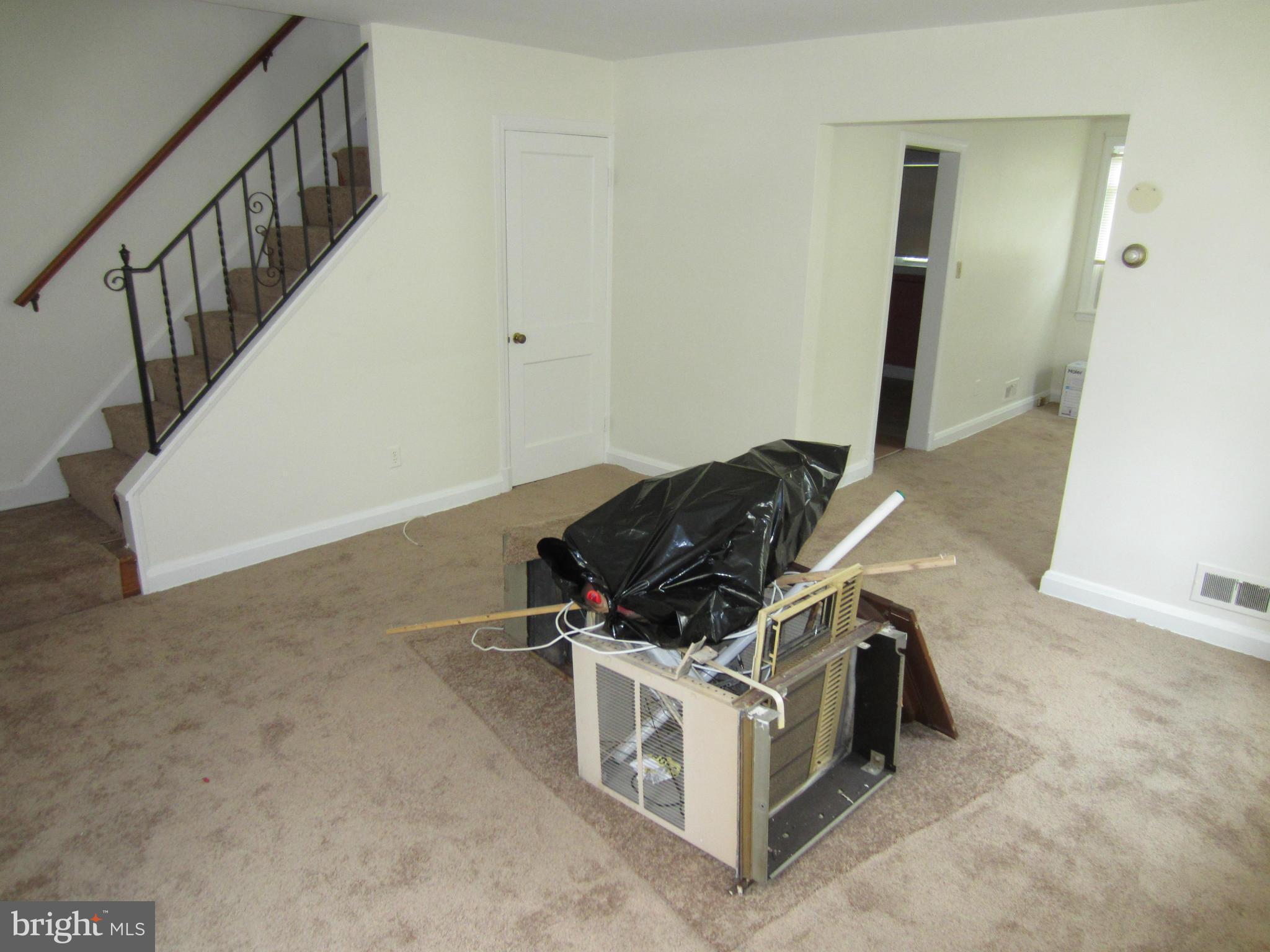 5101 Pall Mall Road Baltimore, MD 21215 - Photo 28 of 30 Living Room