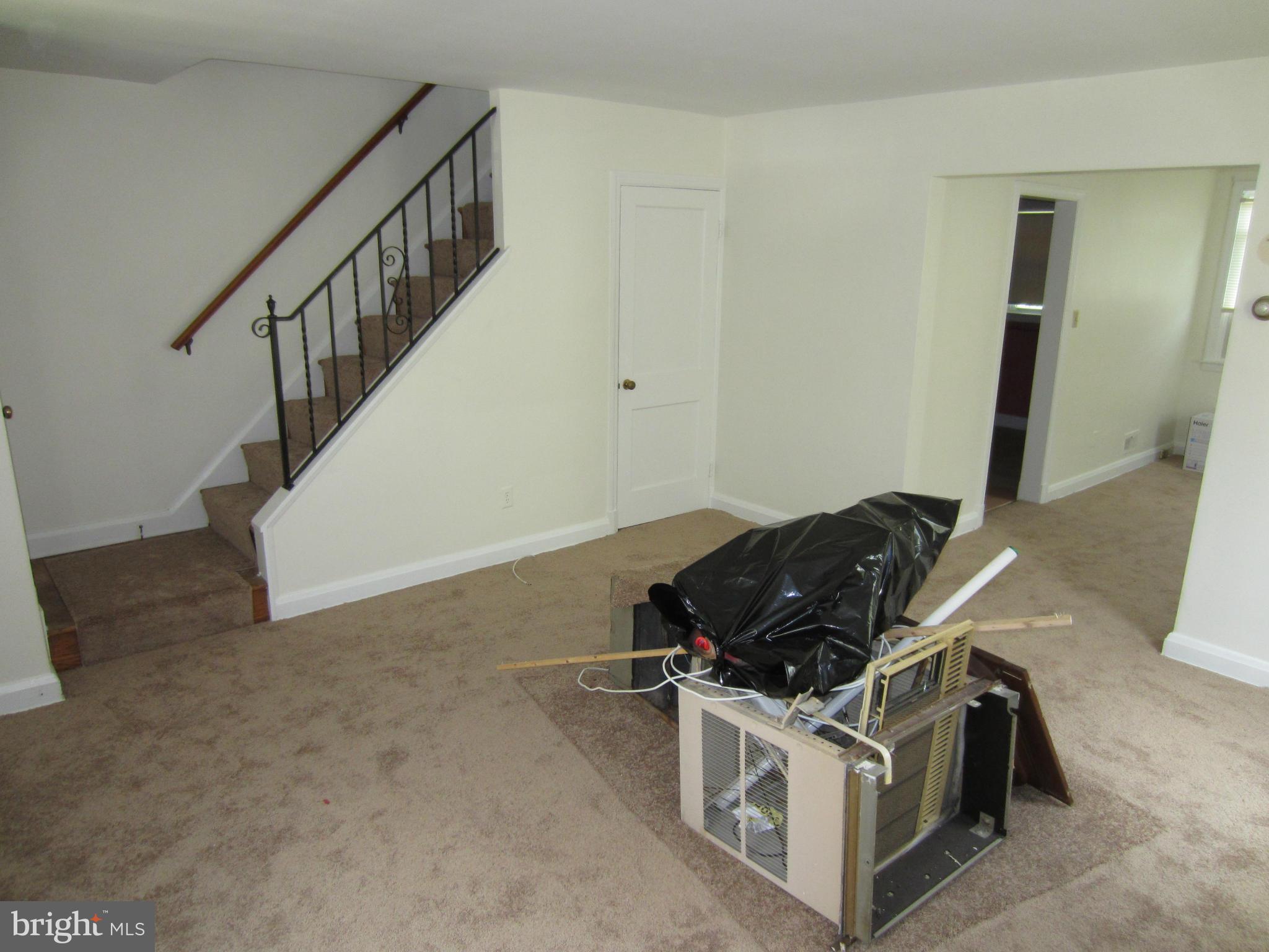 5101 Pall Mall Road Baltimore, MD 21215 - Photo 4 of 30 Living Room