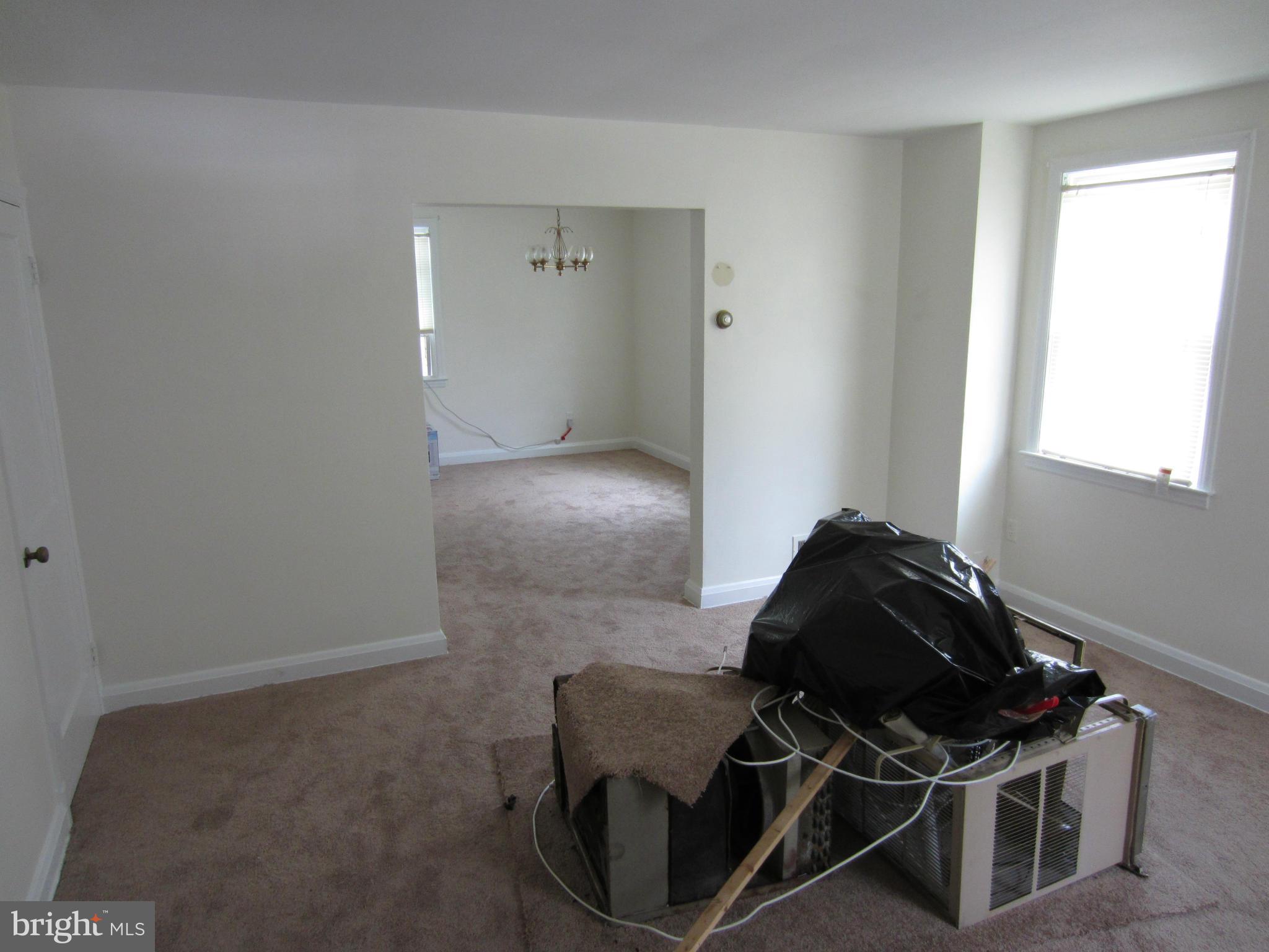 5101 Pall Mall Road Baltimore, MD 21215 - Photo 5 of 30 Living Room