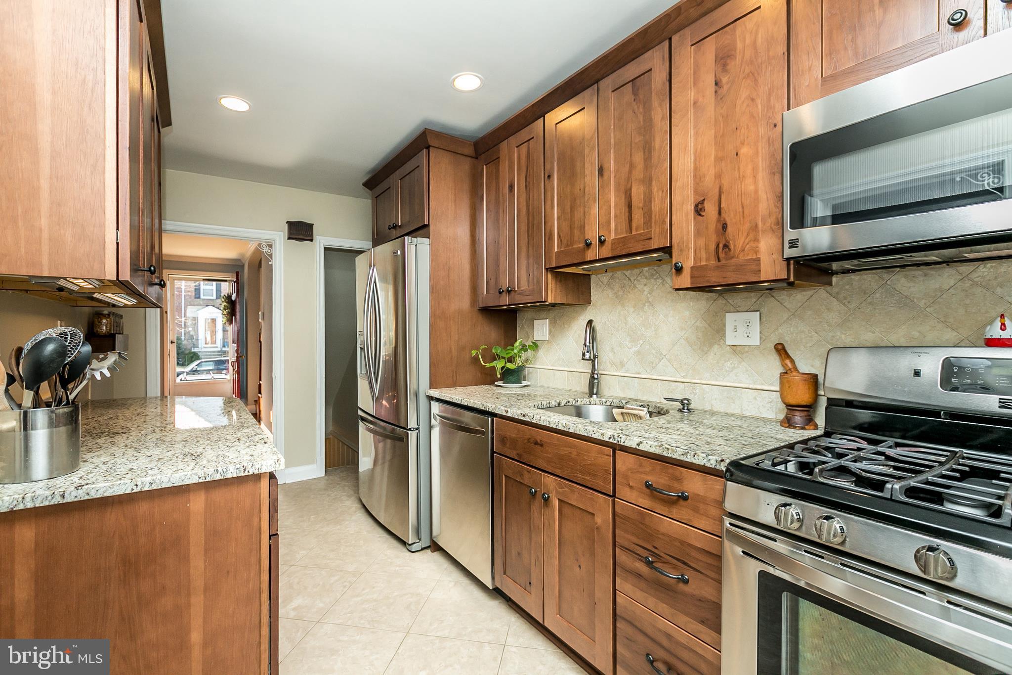 106 Overbrook Road Baltimore, MD 21212 - Photo 7 of 36 Kitchen w/Custom Cabinetry