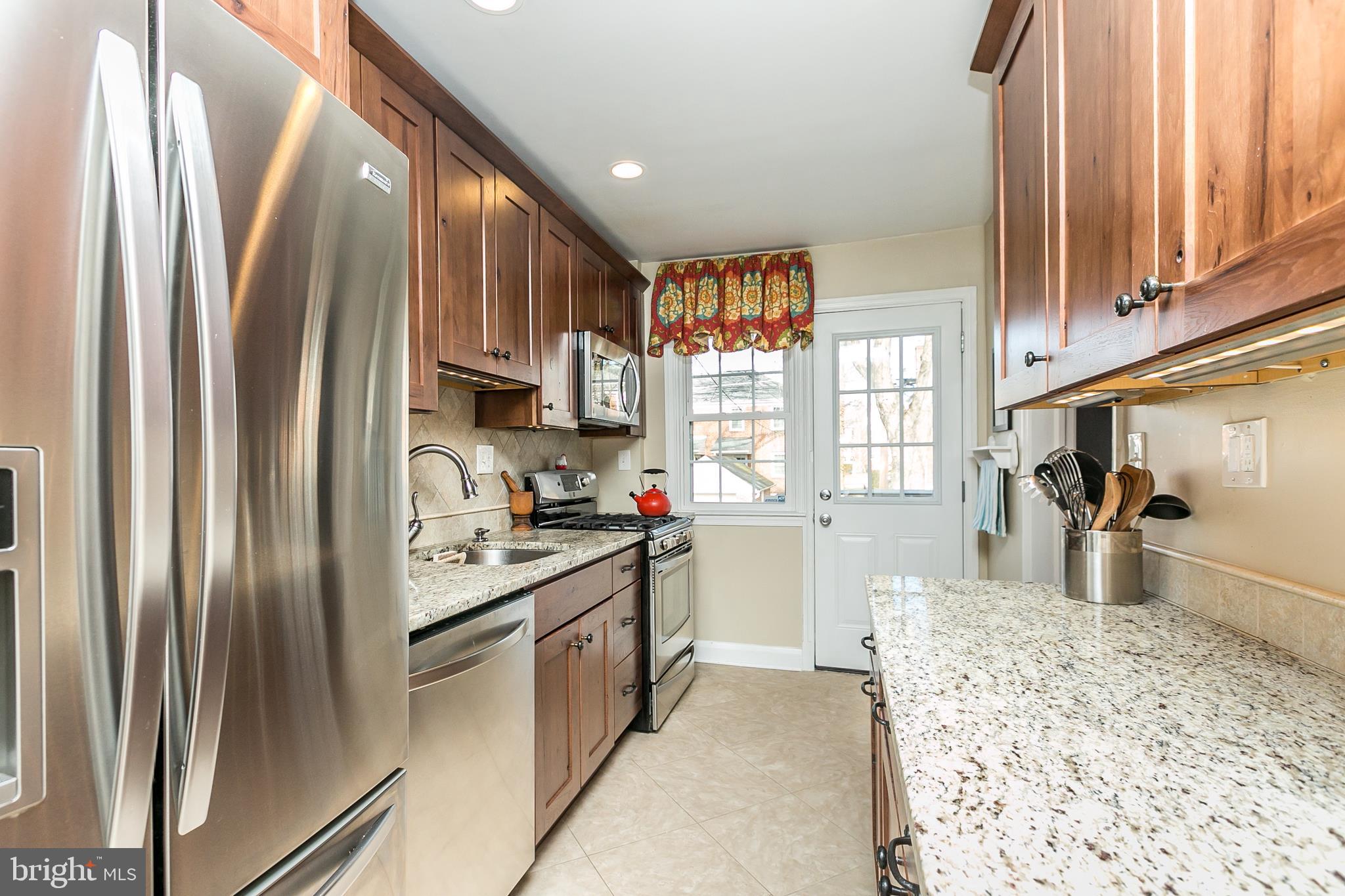 106 Overbrook Road Baltimore, MD 21212 - Photo 9 of 36 Stainless Appliances