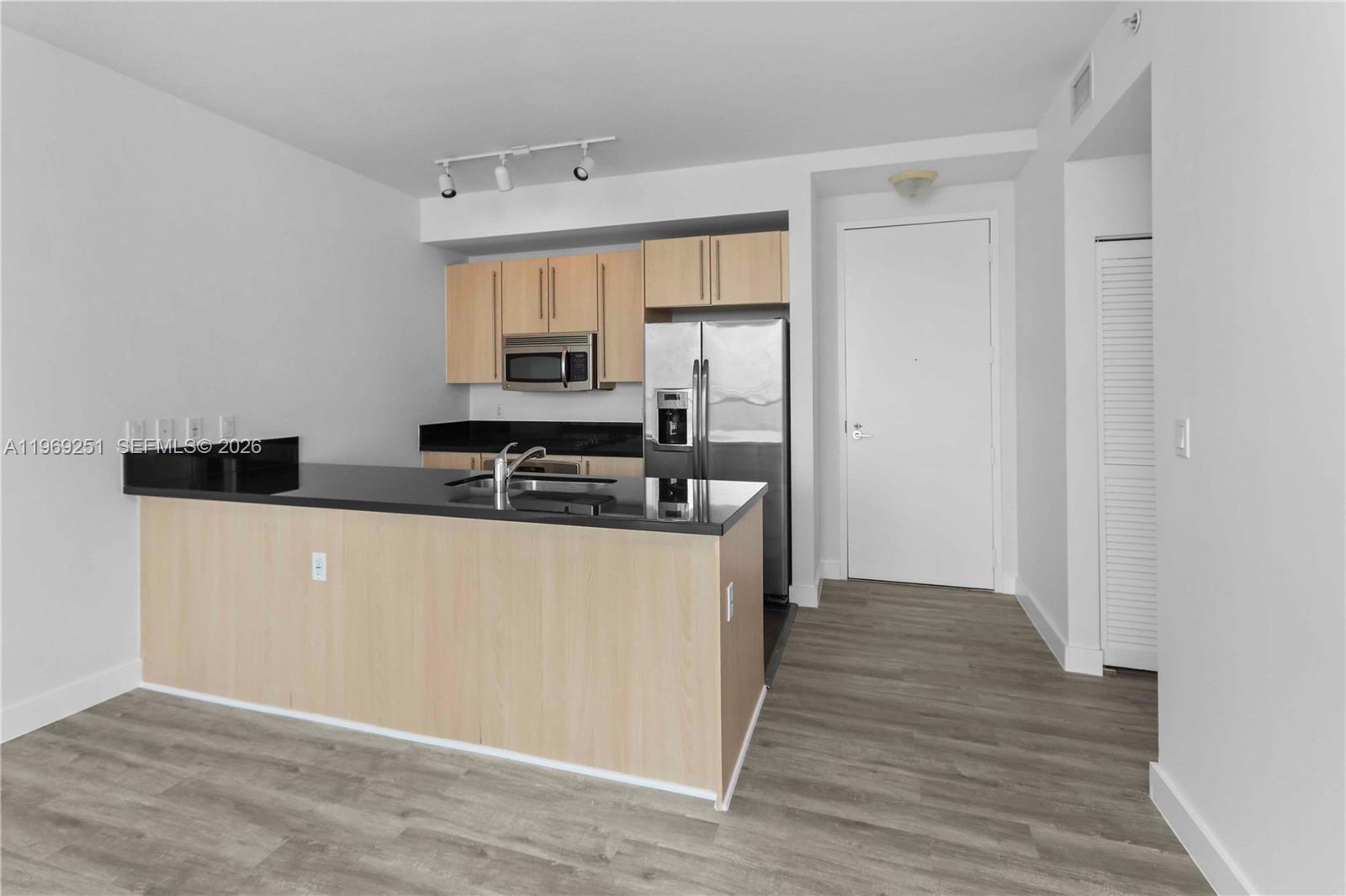 79 Southwest 12th Street, Unit 3002S Miami, FL 33130 - Photo 4 of 22