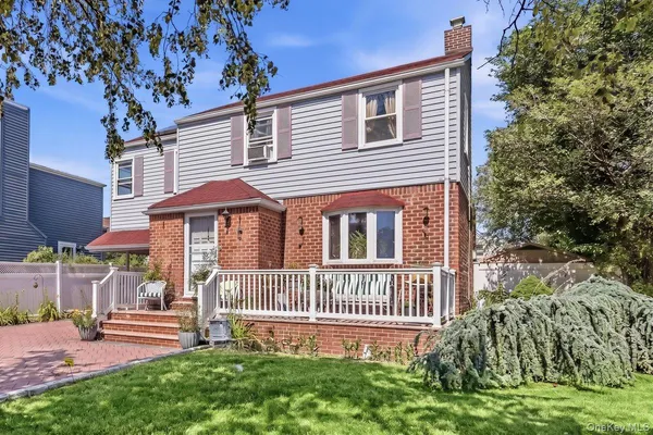 $850,000 | 208 Emily Avenue, Elmont, NY 11003