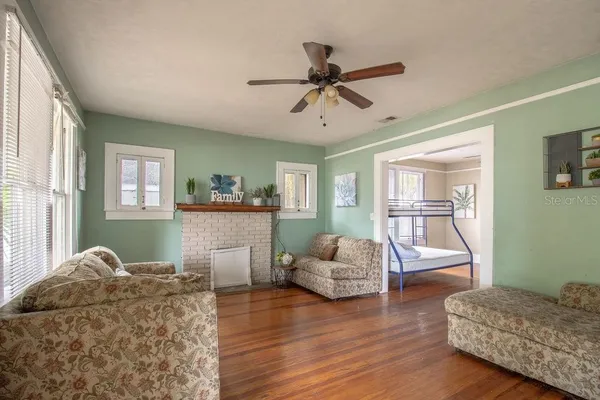 $299,900 | 907 Northwest 11th Avenue, Gainesville, FL 32601