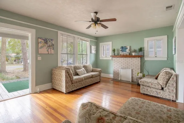 $299,900 | 907 Northwest 11th Avenue, Gainesville, FL 32601