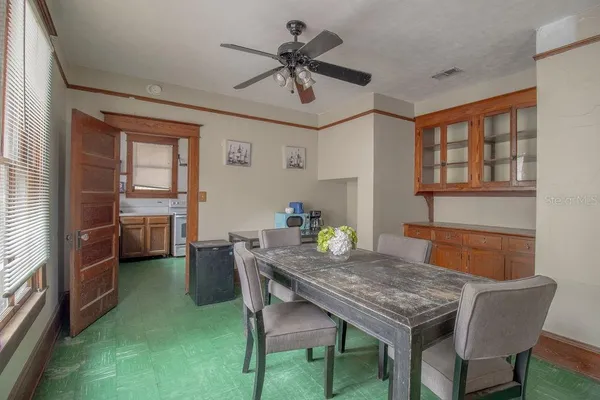 $299,900 | 907 Northwest 11th Avenue, Gainesville, FL 32601