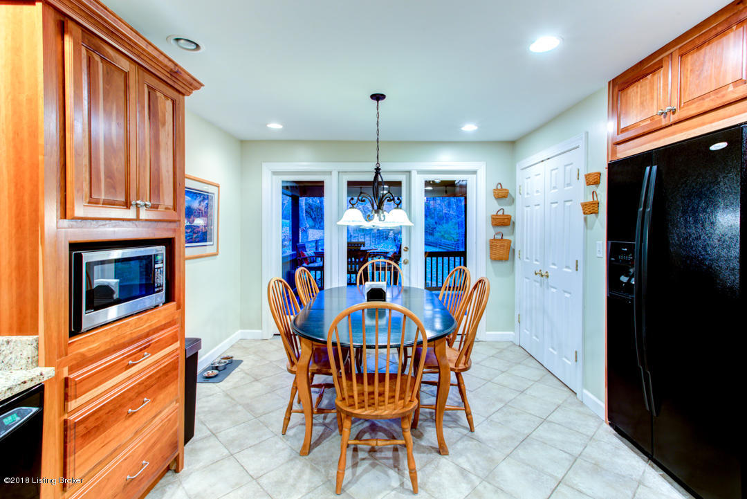 13300 Creekview Road Prospect, KY 40059 - Photo 19 of 38 13300 Creekview Rd-17