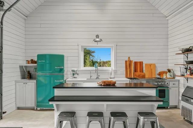 $1,950,000 | 746 Trail Rock Drive, Johnson City, TX 78636