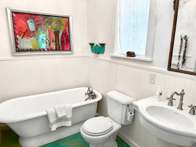 $1,950,000 | 746 Trail Rock Drive, Johnson City, TX 78636